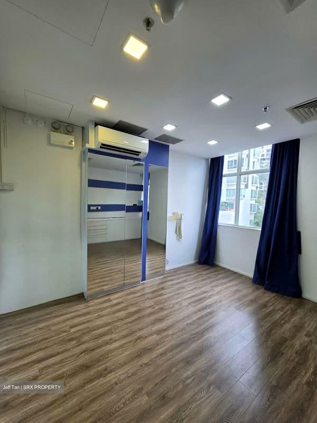 Rocca Balestier (D12), Office #606802581